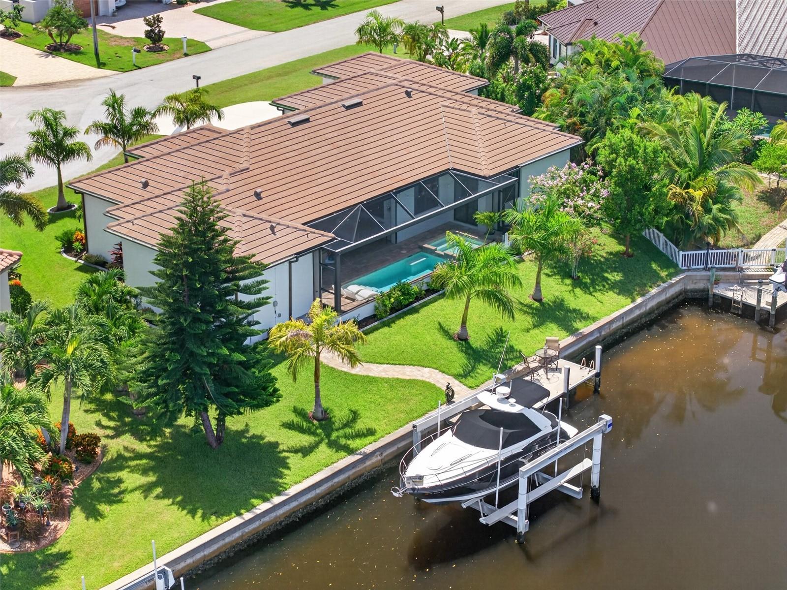 1737 Casey Key Dr Property Photo 2