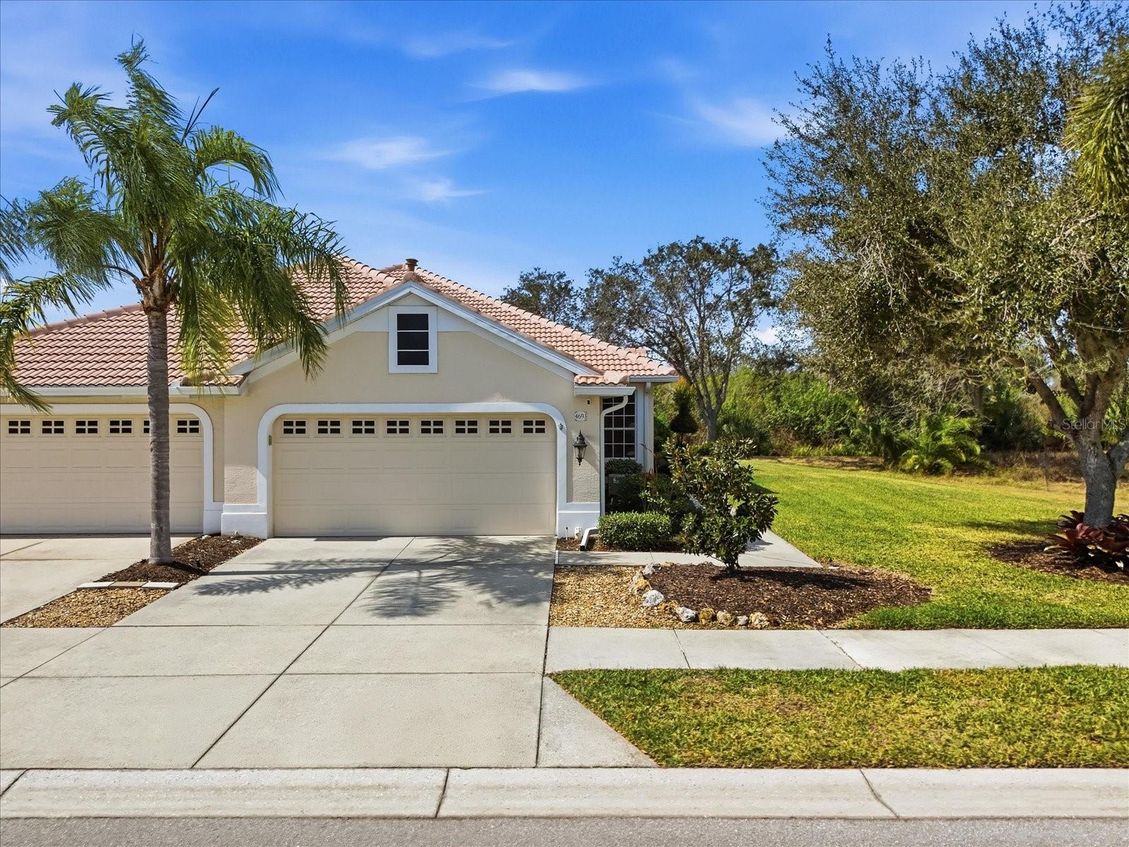 4693 Whispering Oaks Dr Property Photo 1
