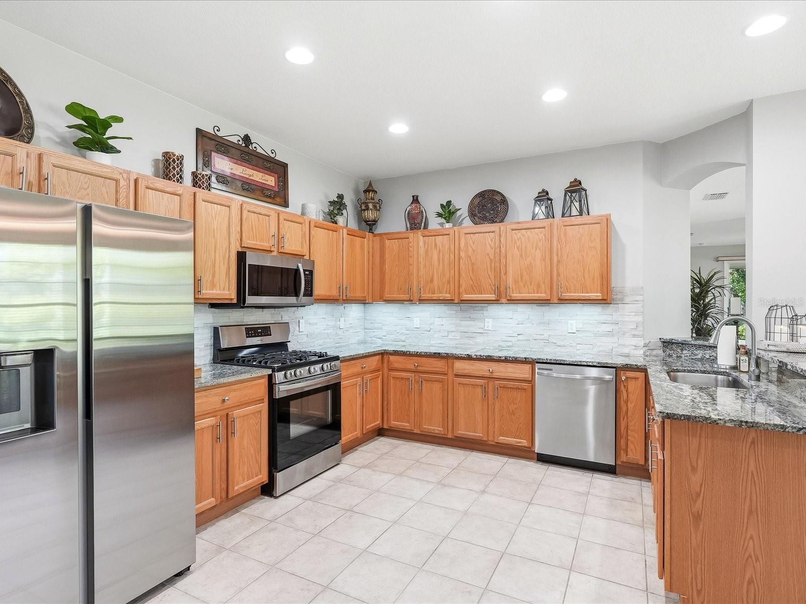 4693 Whispering Oaks Dr Property Photo 18