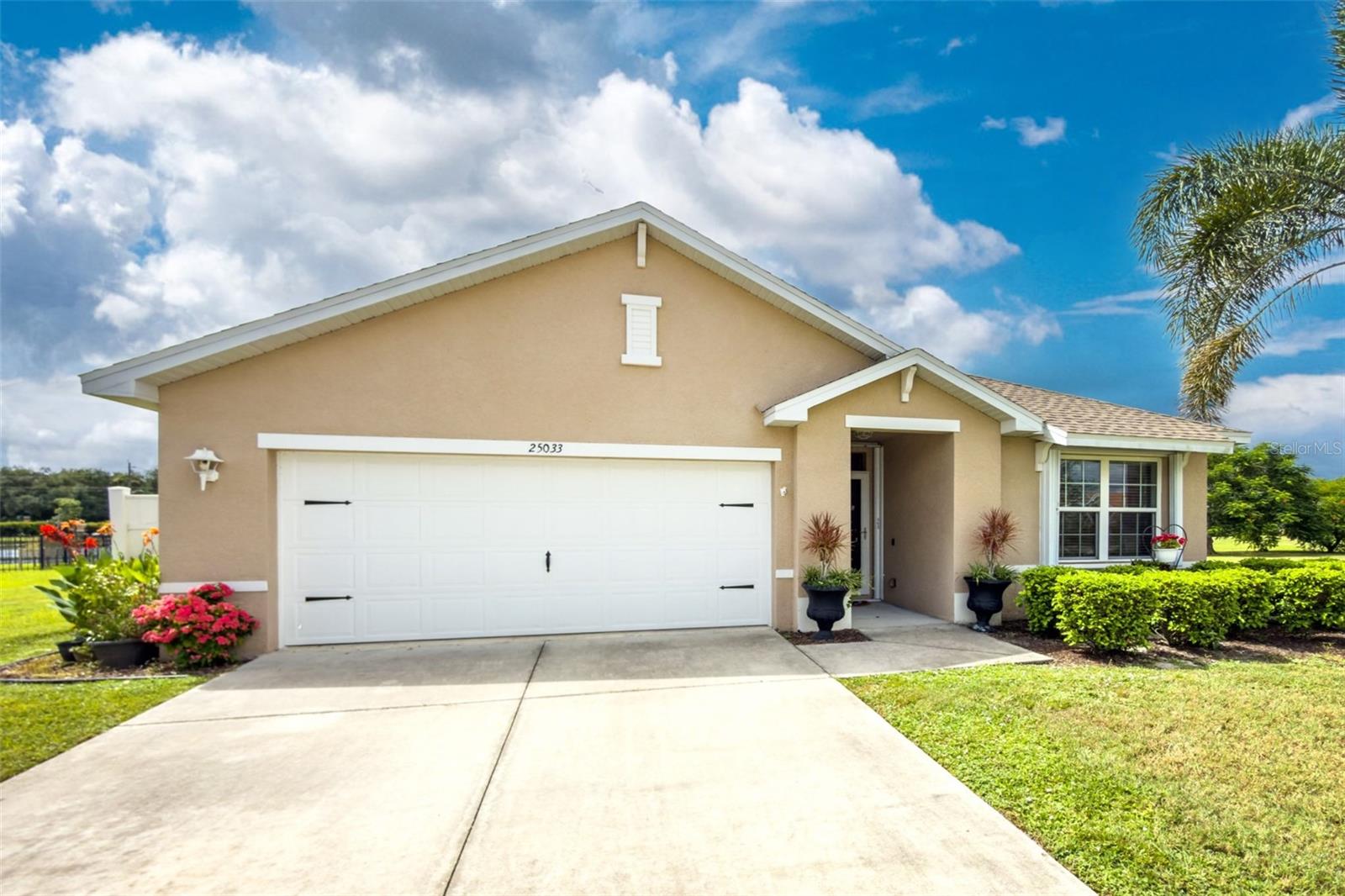 25033 Lalique Pl Property Photo 2