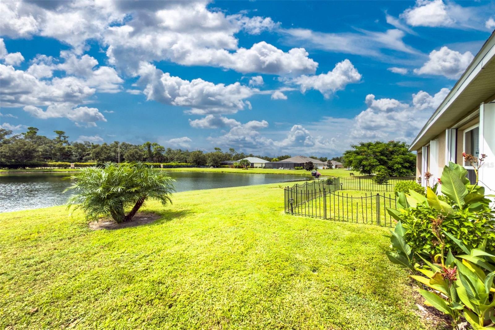 25033 Lalique Pl Property Photo 28