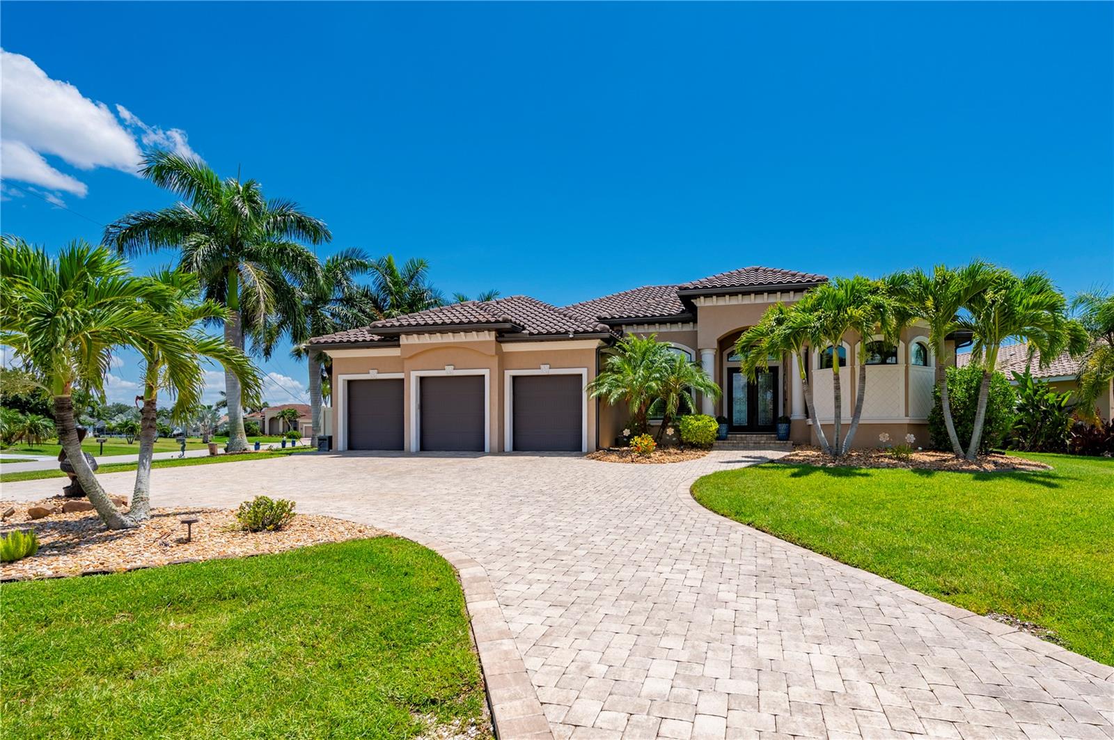 325 Segovia Dr Property Photo 1