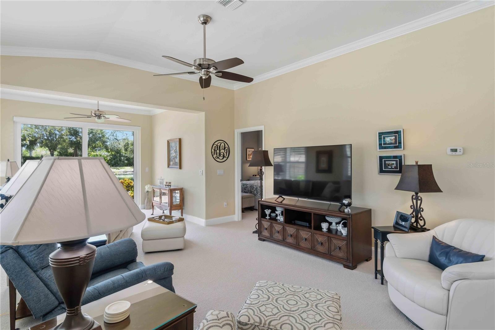 1001 Topelis Dr Property Photo 27