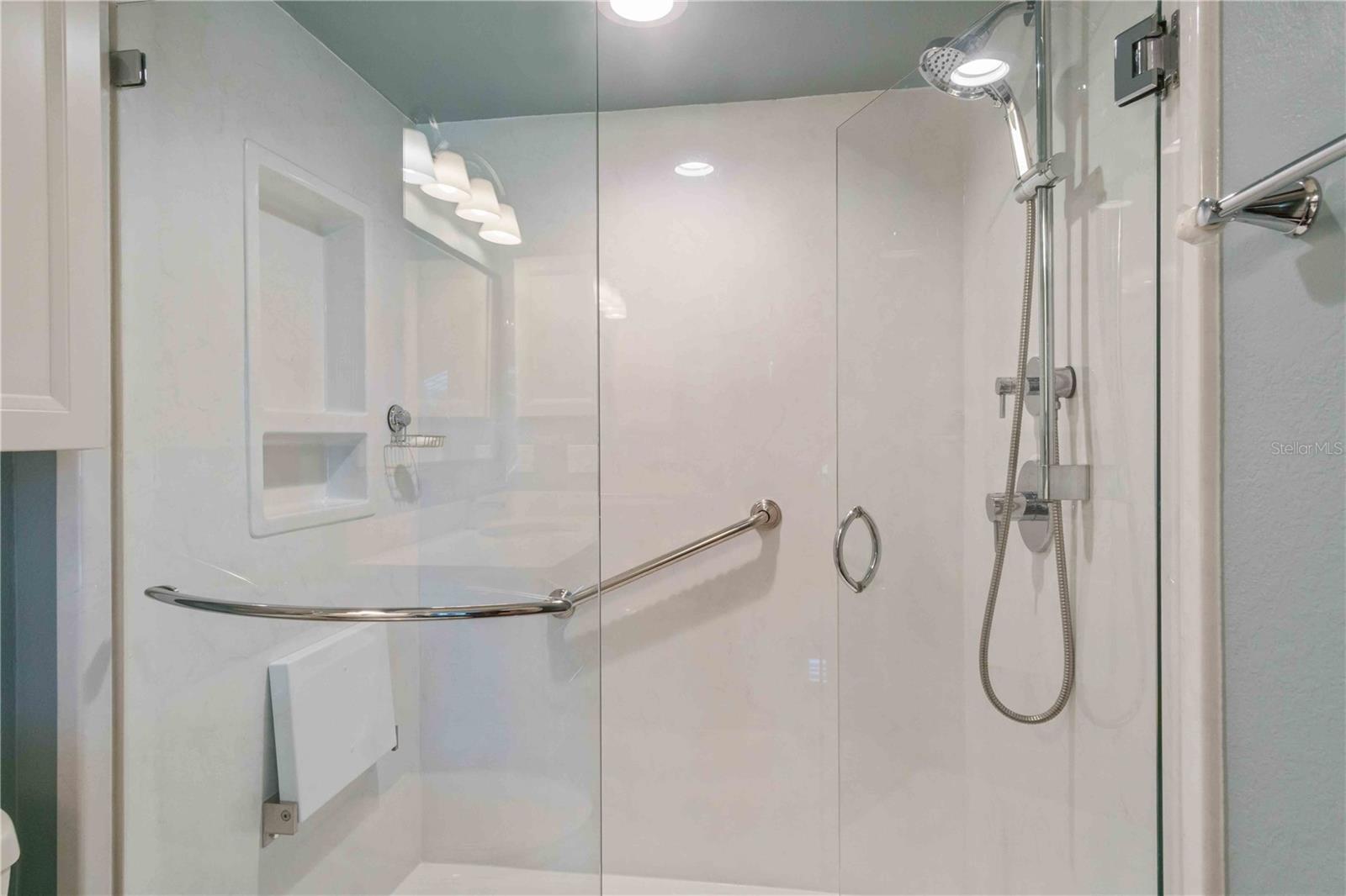 1001 Topelis Dr Property Photo 38