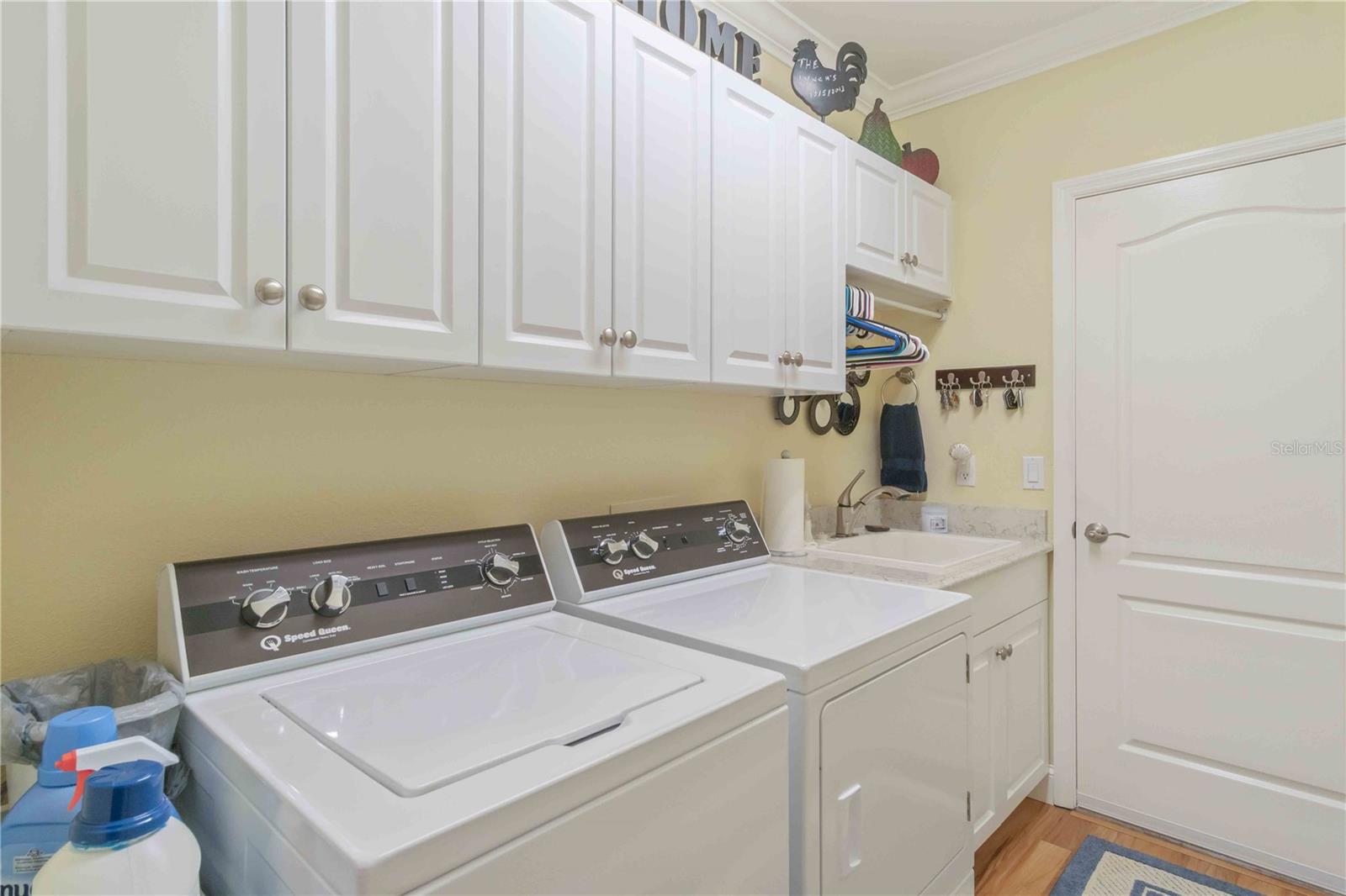 1001 Topelis Dr Property Photo 45