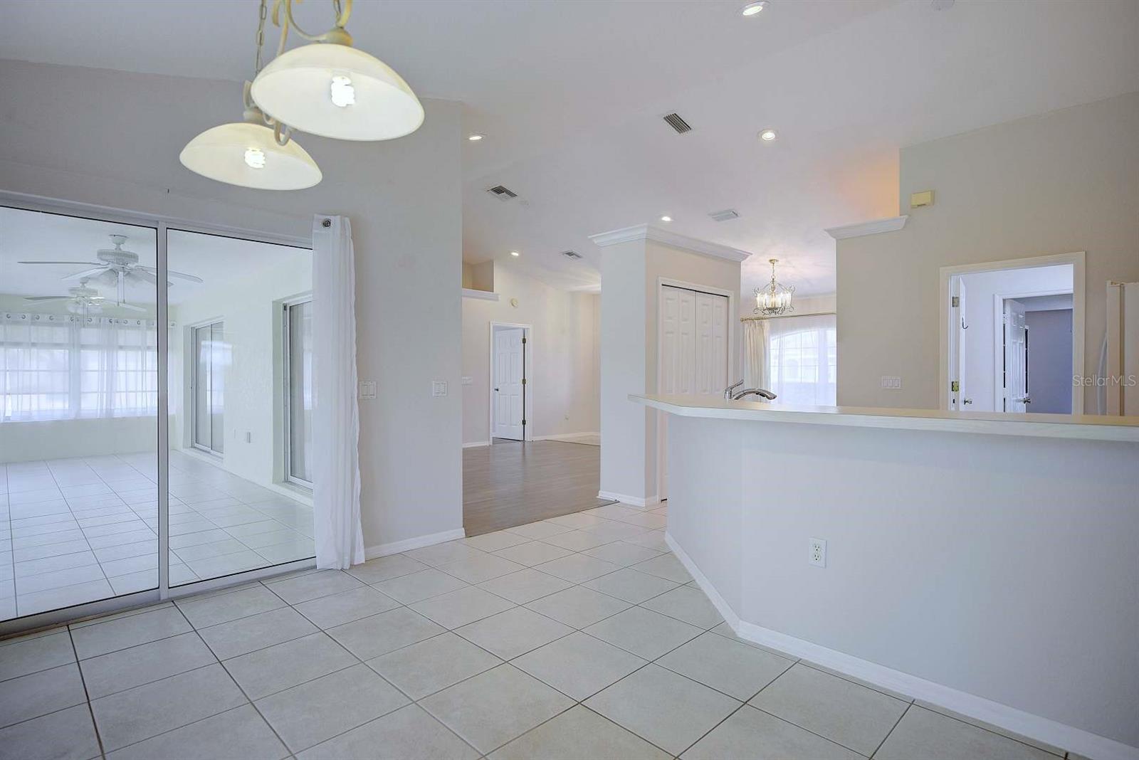 4253 Cremona Dr Property Photo 14