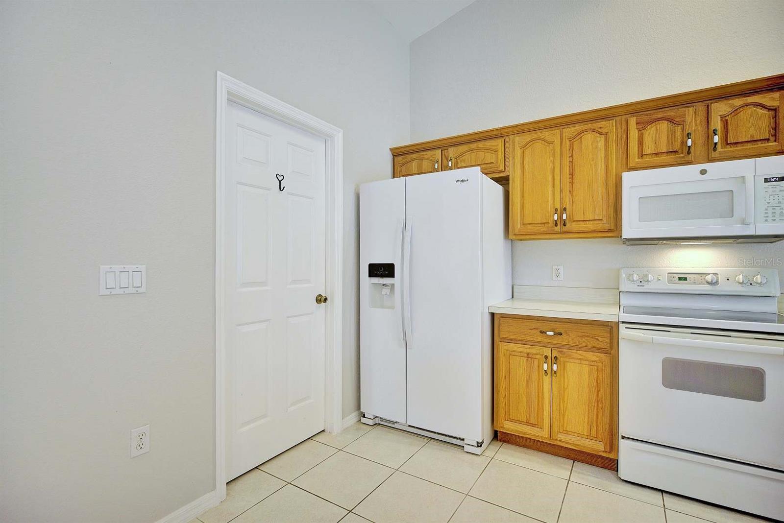 4253 Cremona Dr Property Photo 17