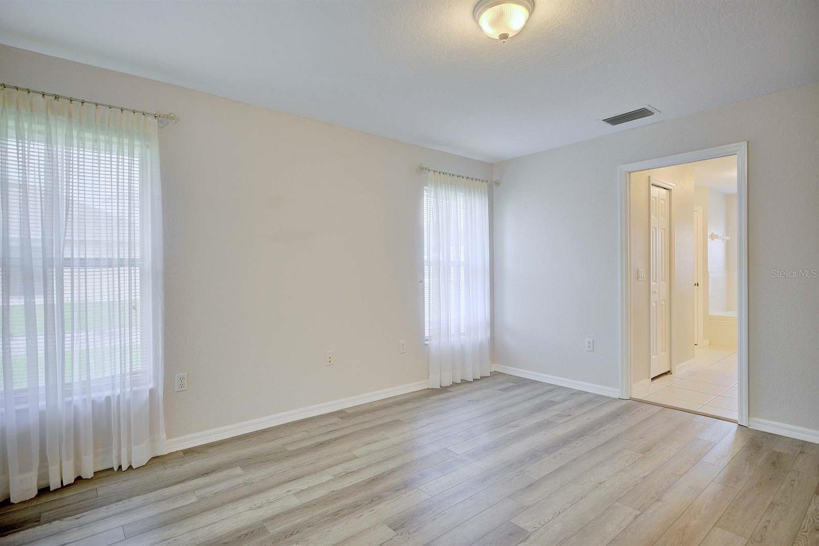 4253 Cremona Dr Property Photo 31