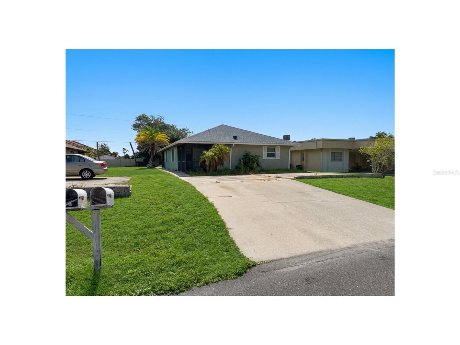 1685 Shadow Ln Property Photo 1