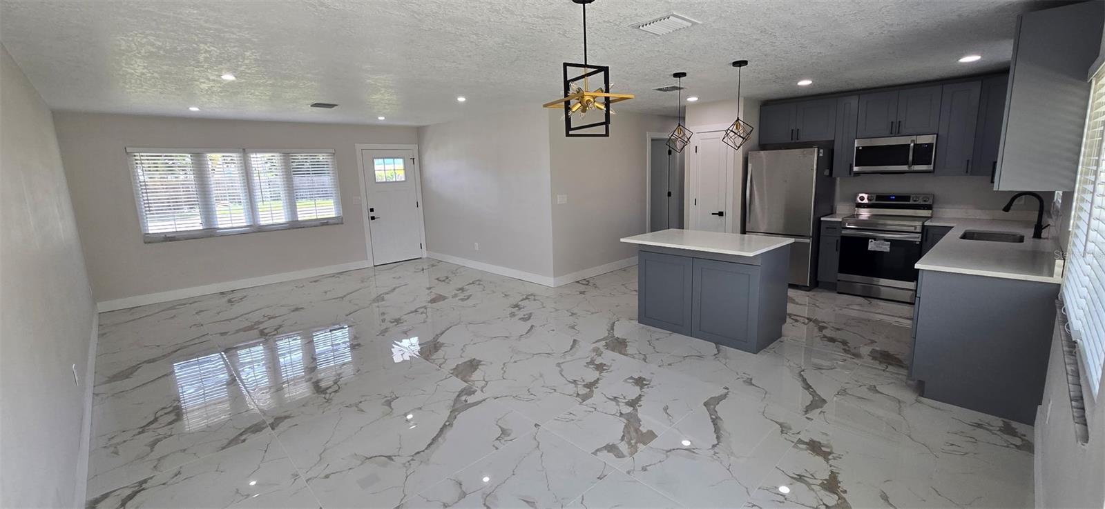 965 Vignoles Ave Ne #1 Property Photo 3