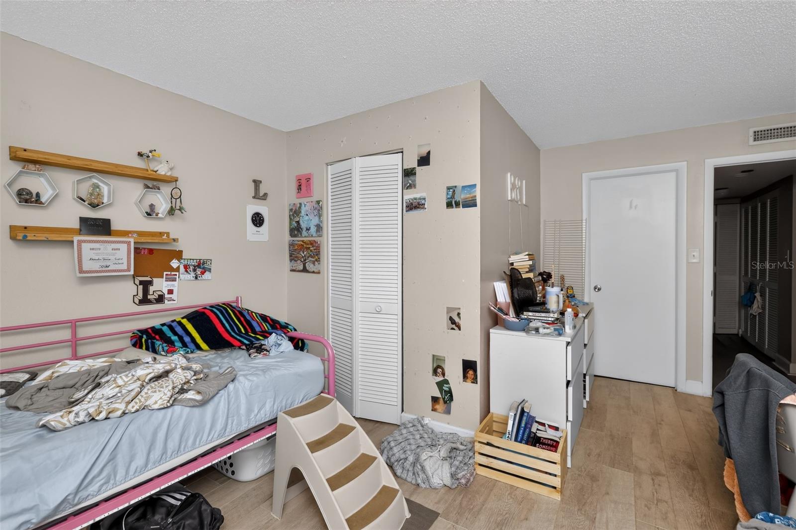 2650 Countryside Blvd #b104 Property Photo 10