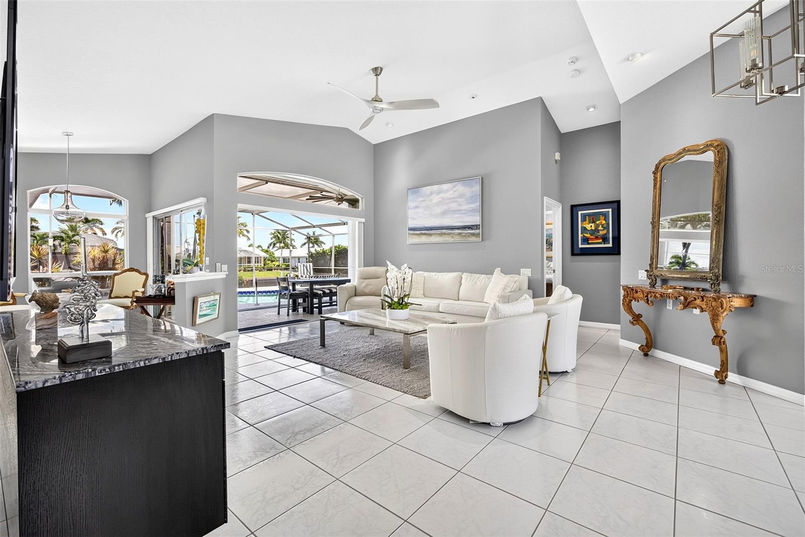 1552 Aqui Esta Dr Property Photo 7