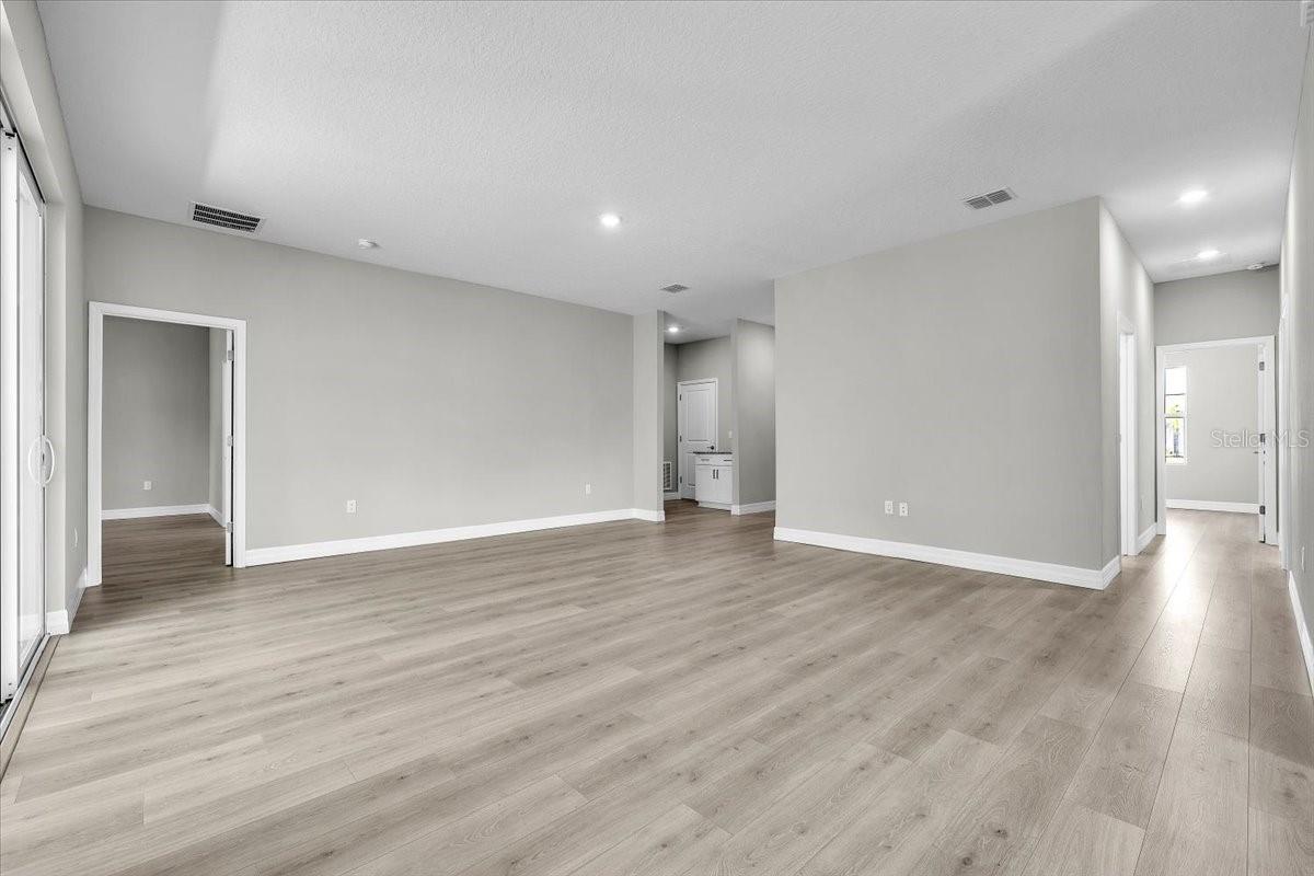 27431 Natal Dr Property Photo 5