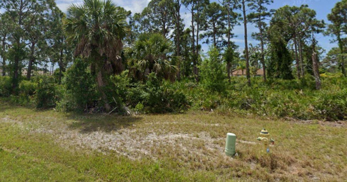 103 Glades Dr Property Photo 2