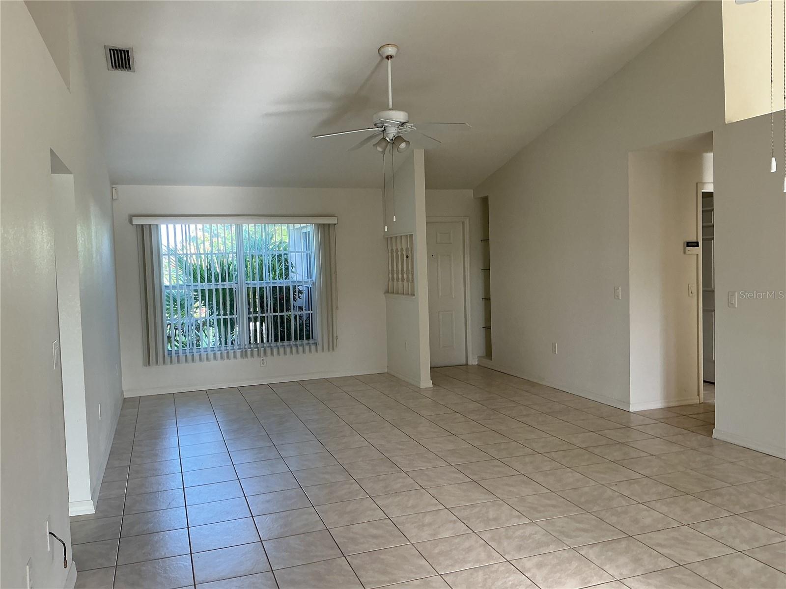 2700 S Biscayne Dr Property Photo 3