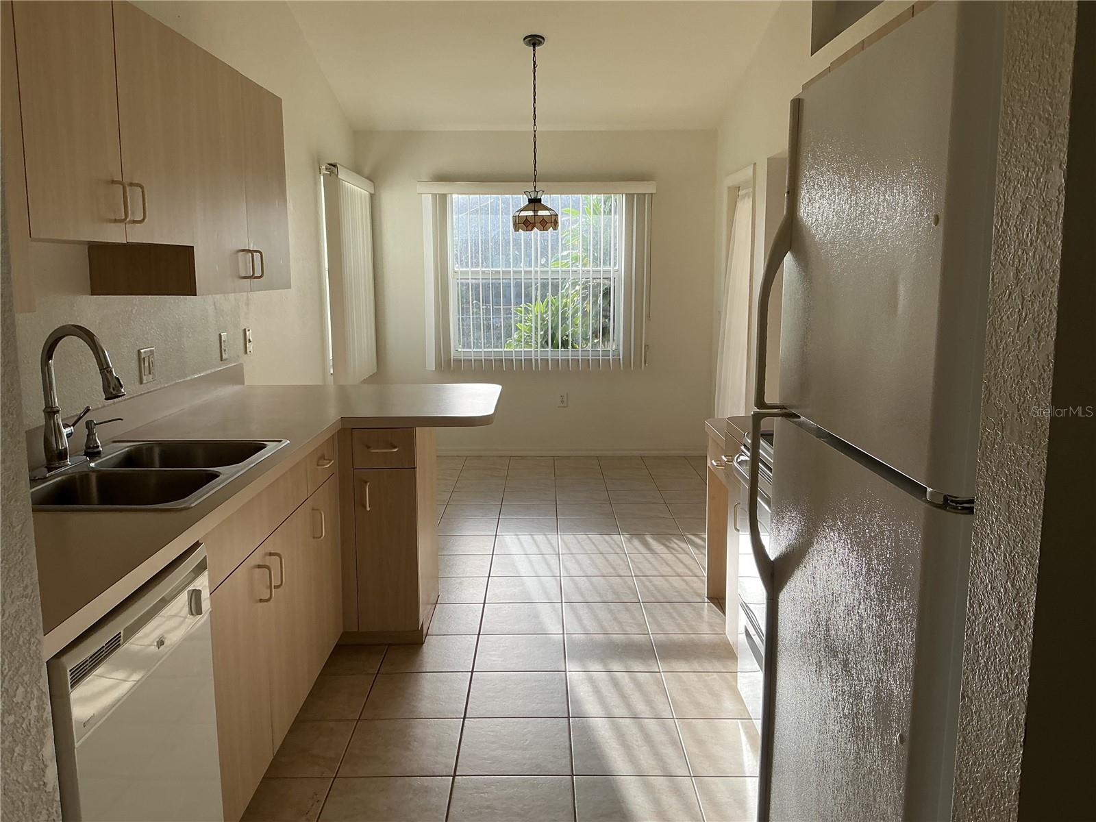 2700 S Biscayne Dr Property Photo 4