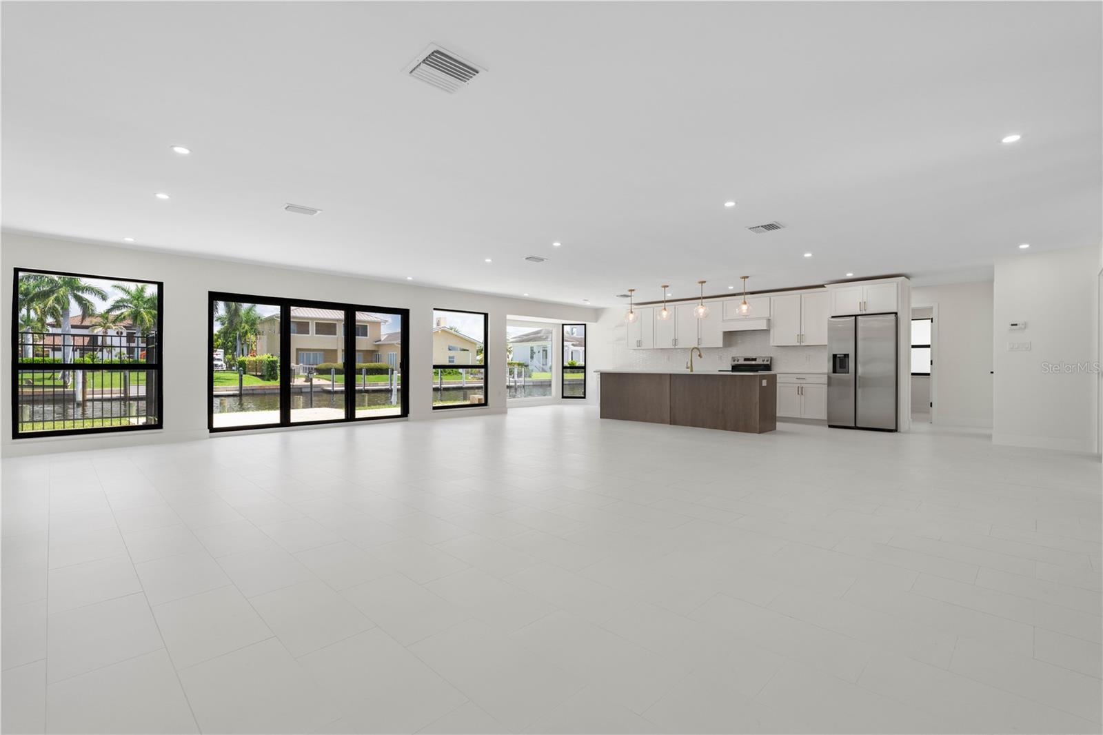 12 Sabal Dr Property Photo 3