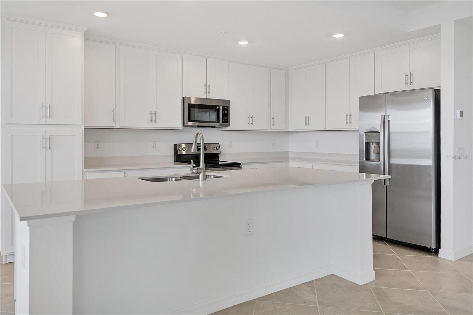 14161 Heritage Landing Blvd #1123 Property Photo 10