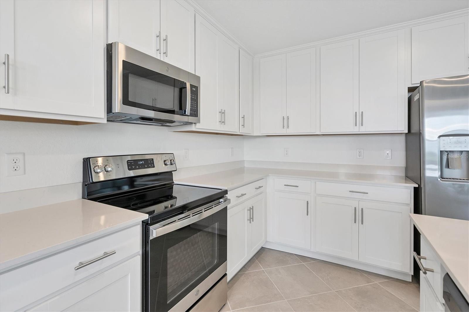 14161 Heritage Landing Blvd #1123 Property Photo 12
