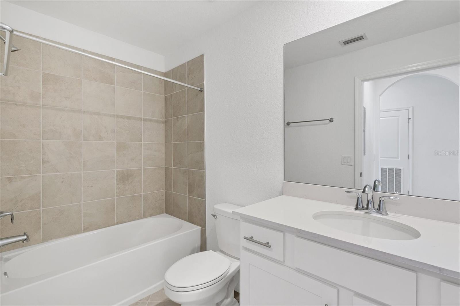 14161 Heritage Landing Blvd #1123 Property Photo 23