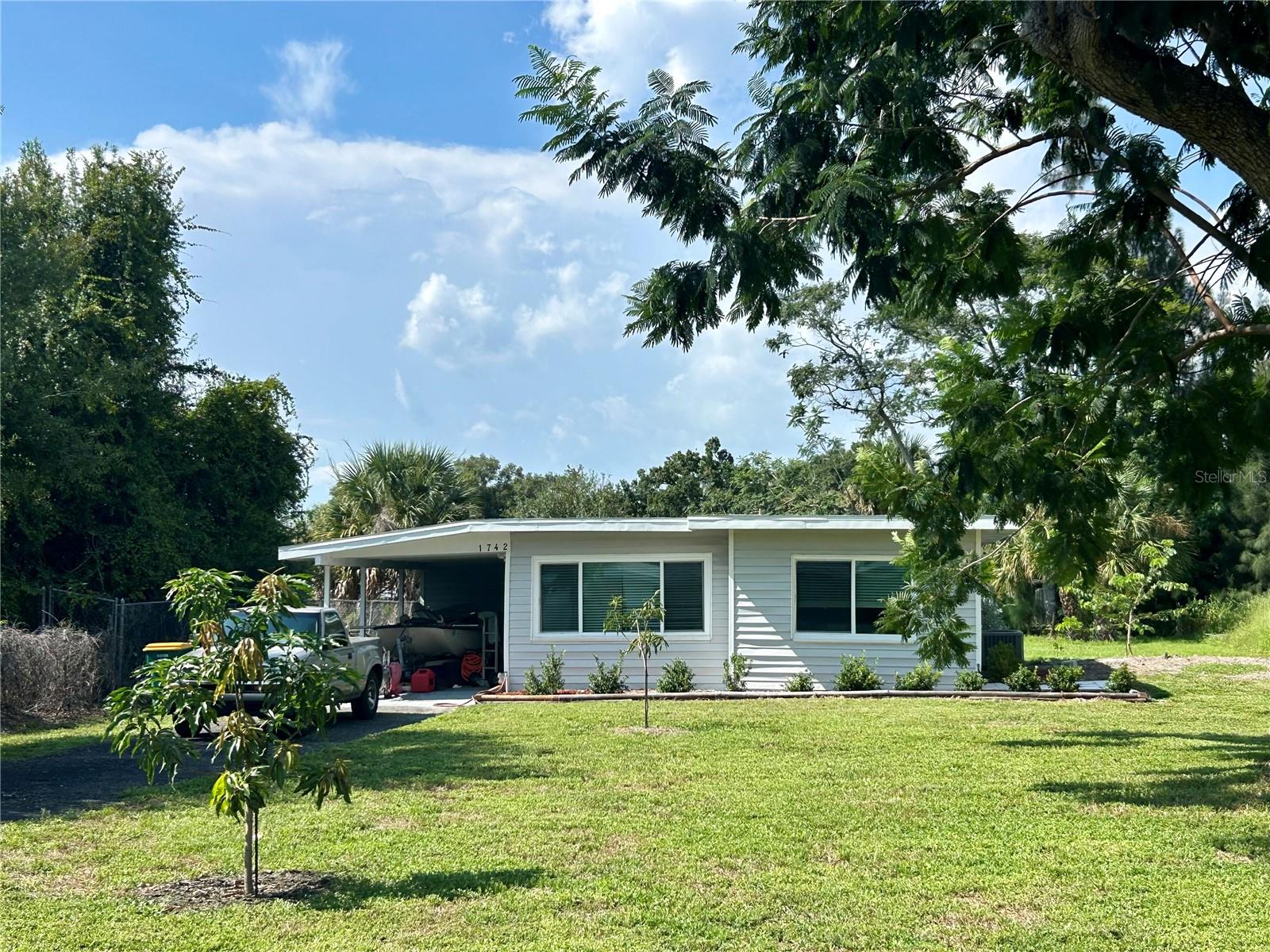 1742 MANGOE ST Property Photo 1