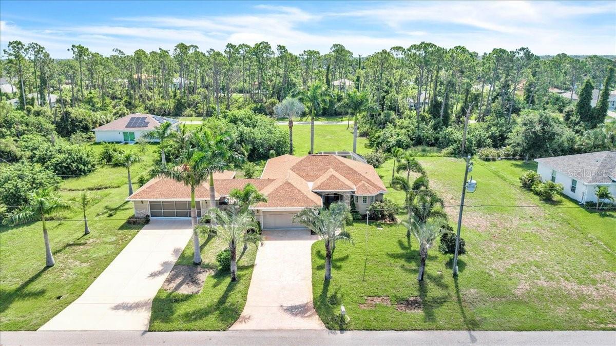 142 Australian Dr Property Photo 1