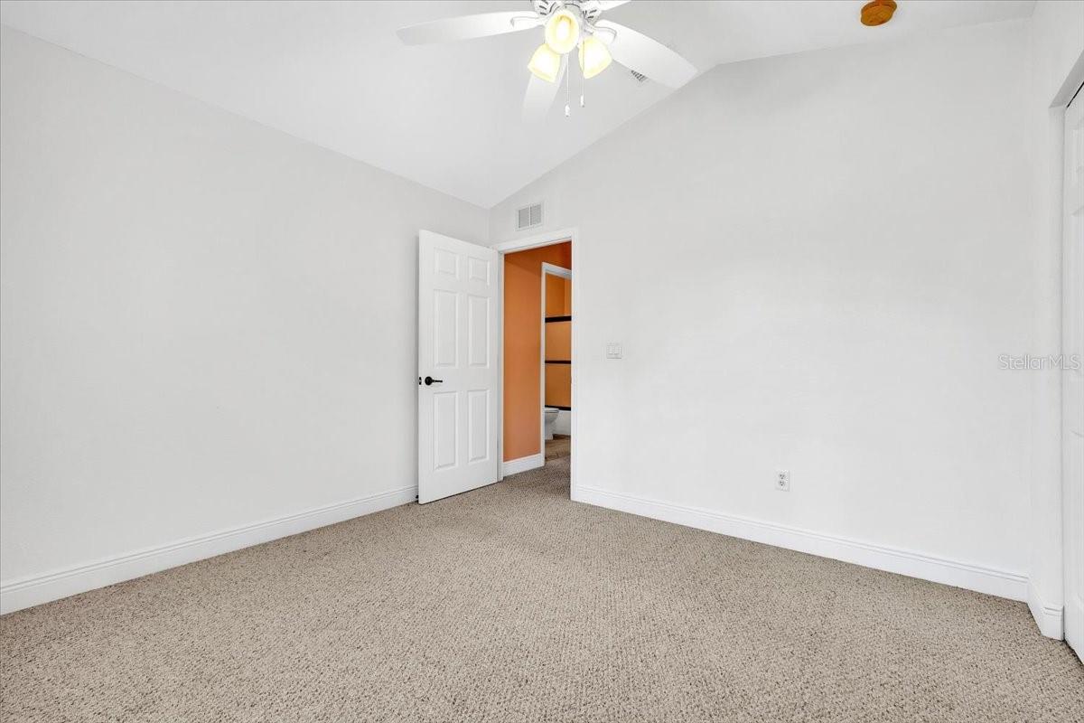 142 Australian Dr Property Photo 24