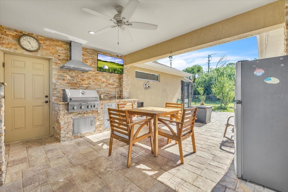 142 Australian Dr Property Photo 38