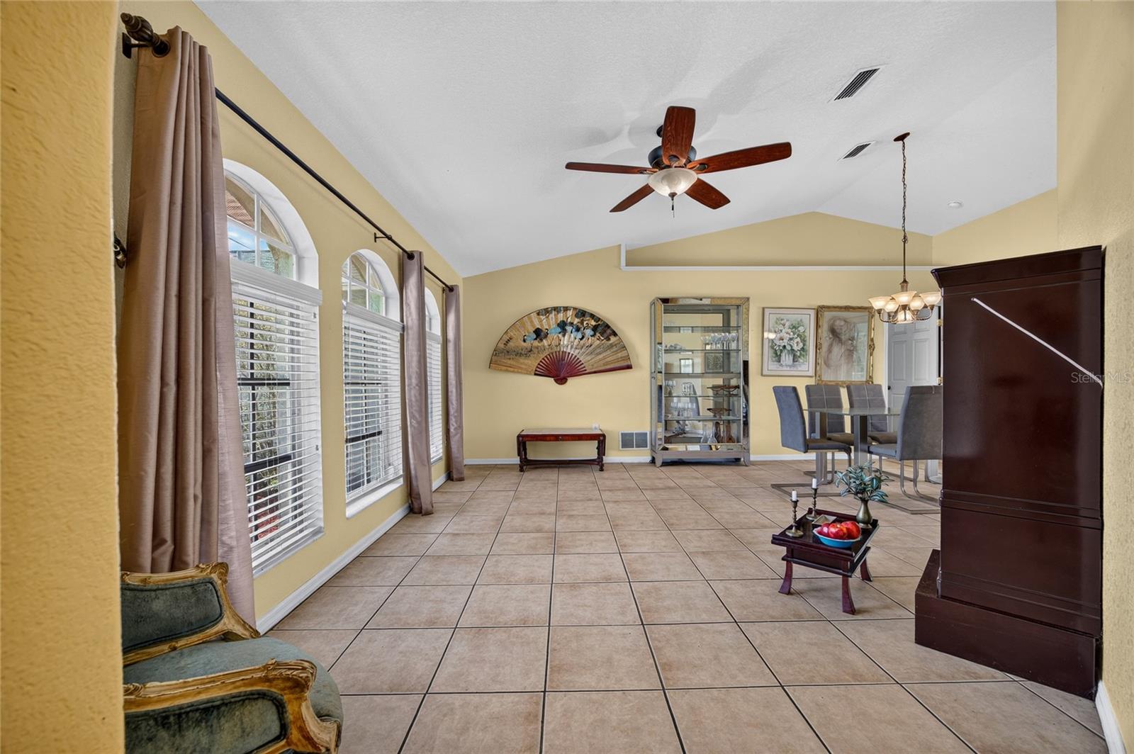 86 Santarem Cir Property Photo 7
