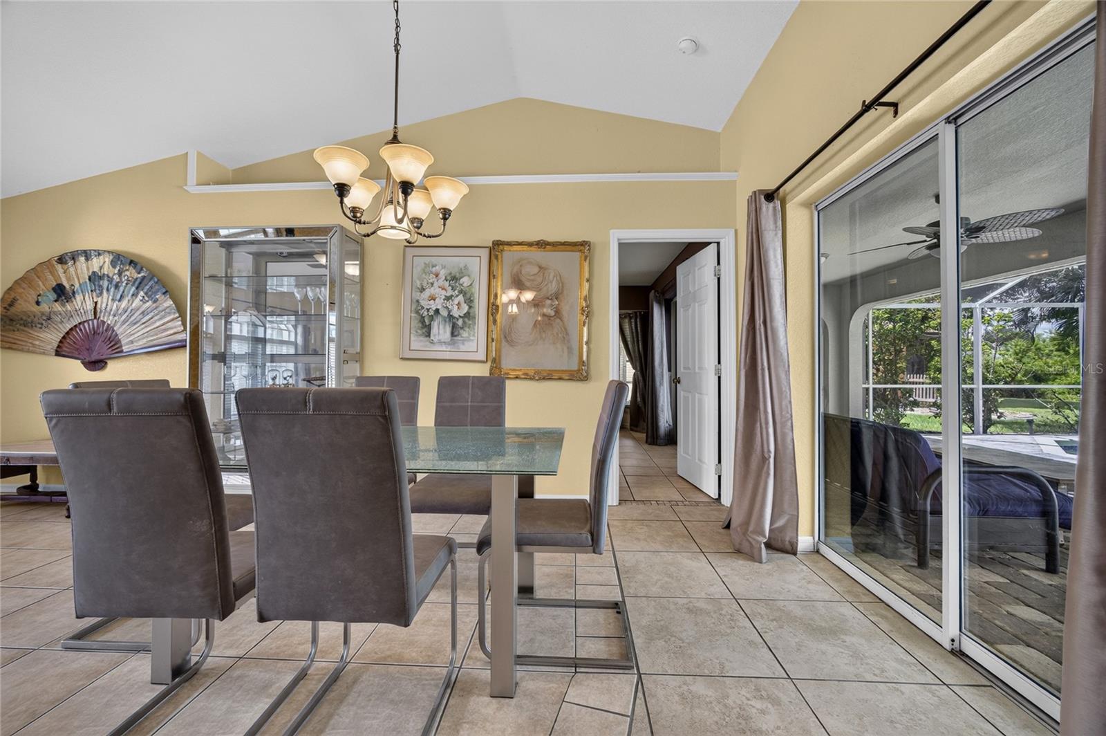 86 Santarem Cir Property Photo 8