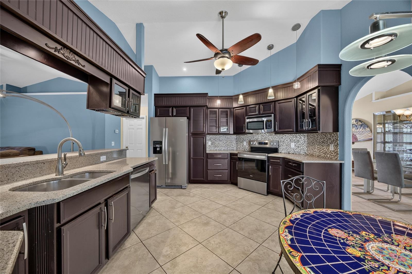 86 Santarem Cir Property Photo 16