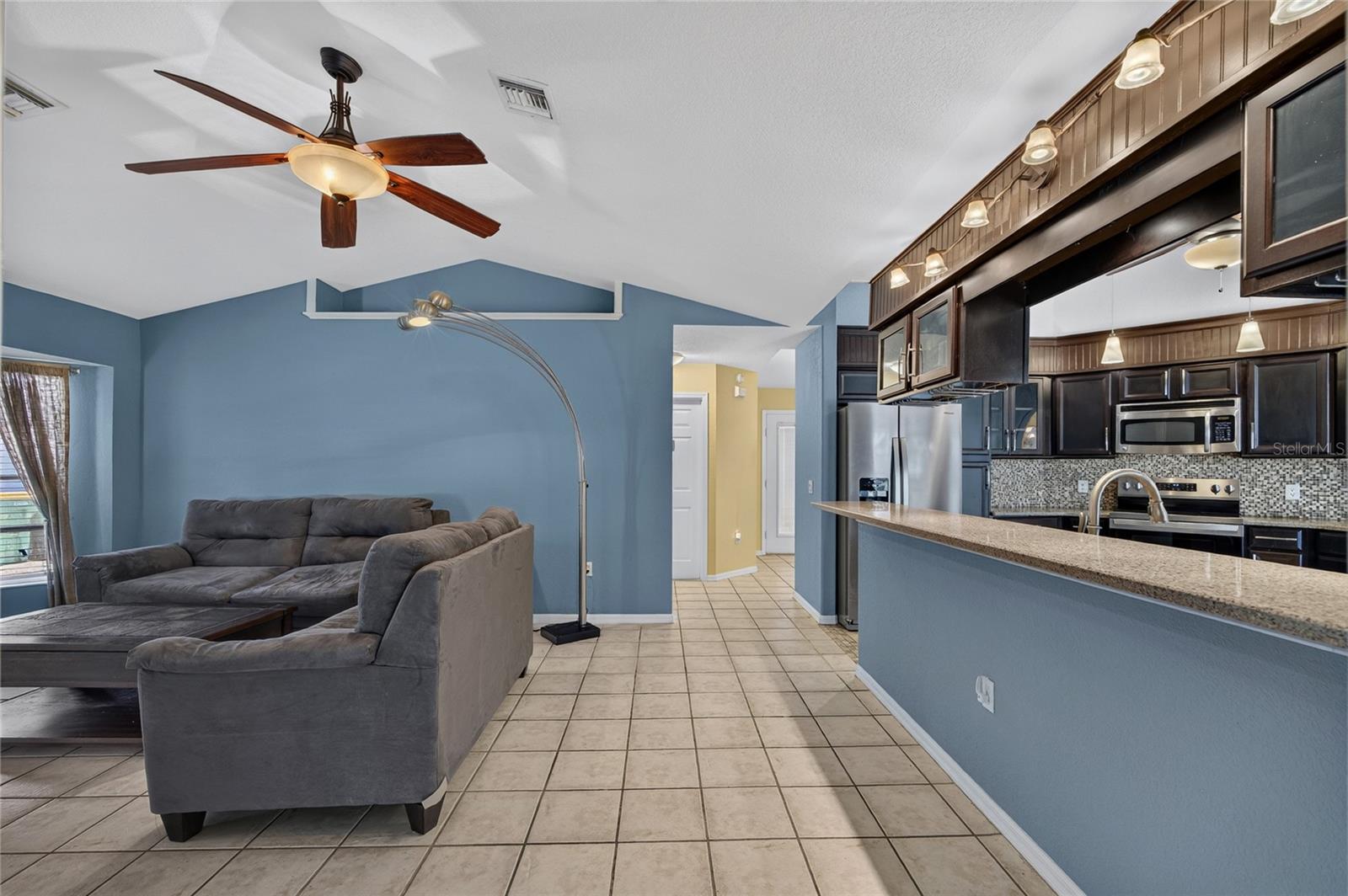 86 Santarem Cir Property Photo 17