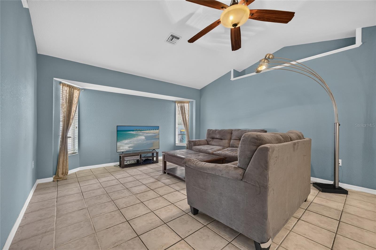 86 Santarem Cir Property Photo 18