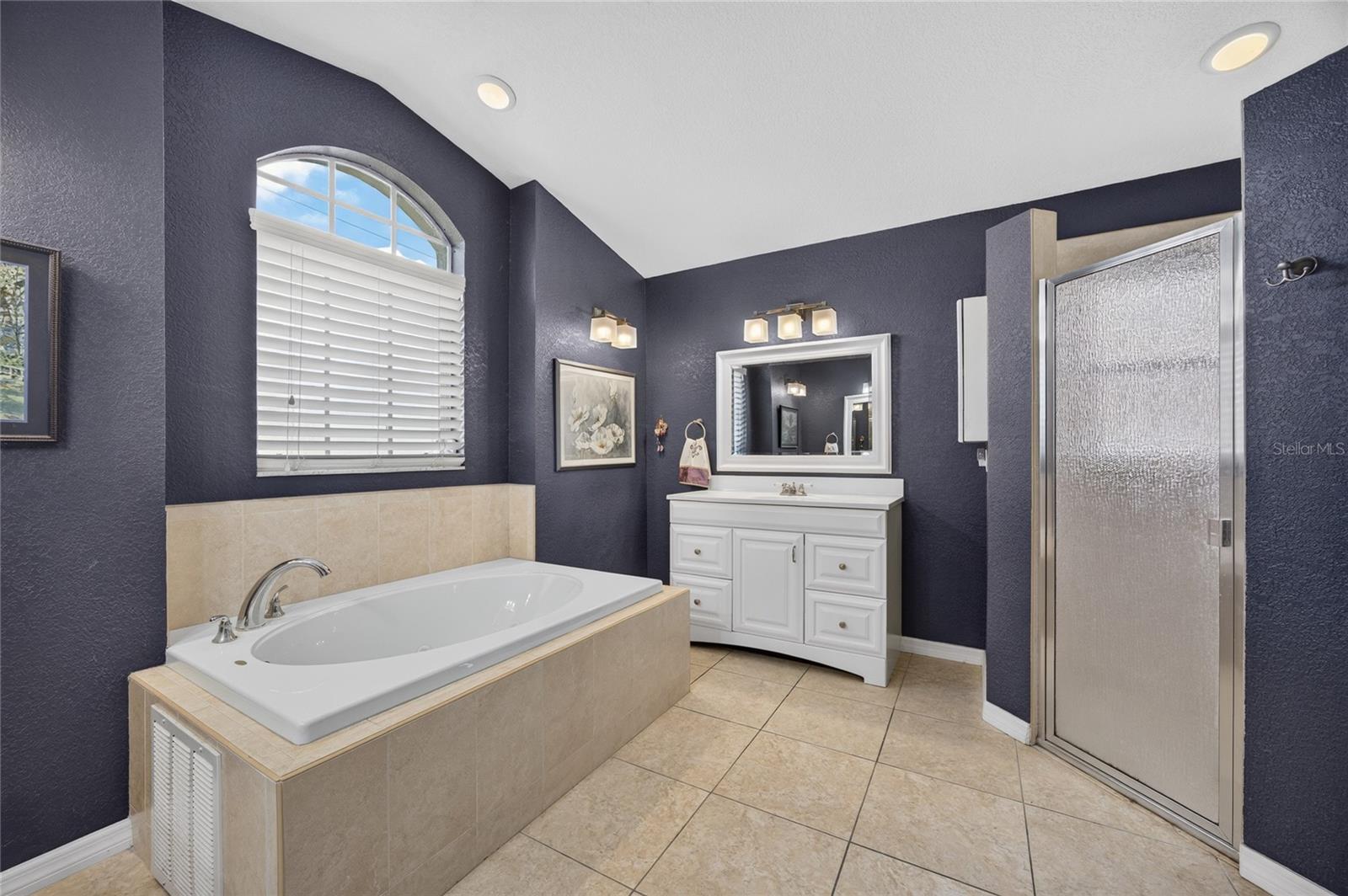 86 Santarem Cir Property Photo 23