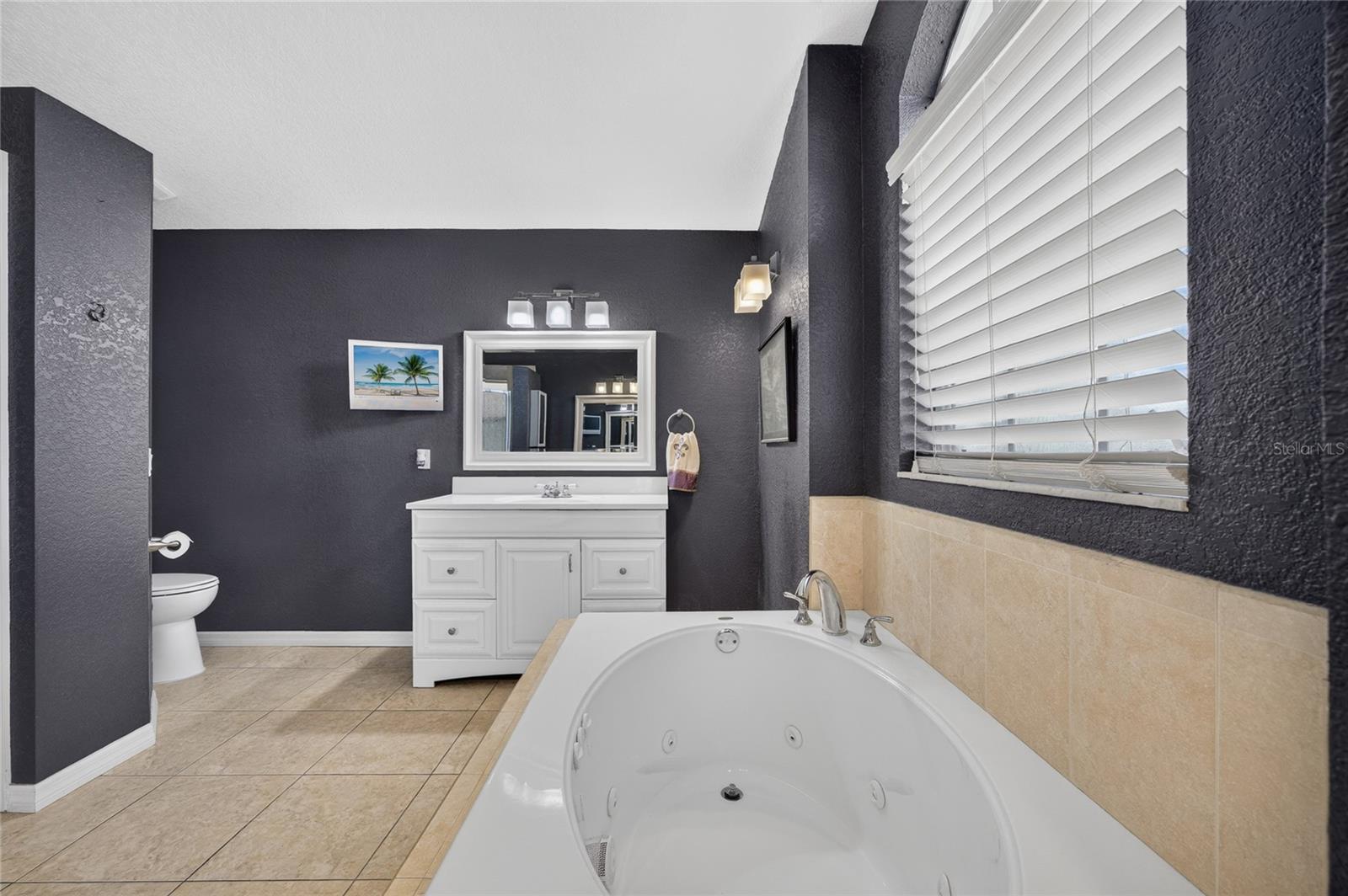 86 Santarem Cir Property Photo 24