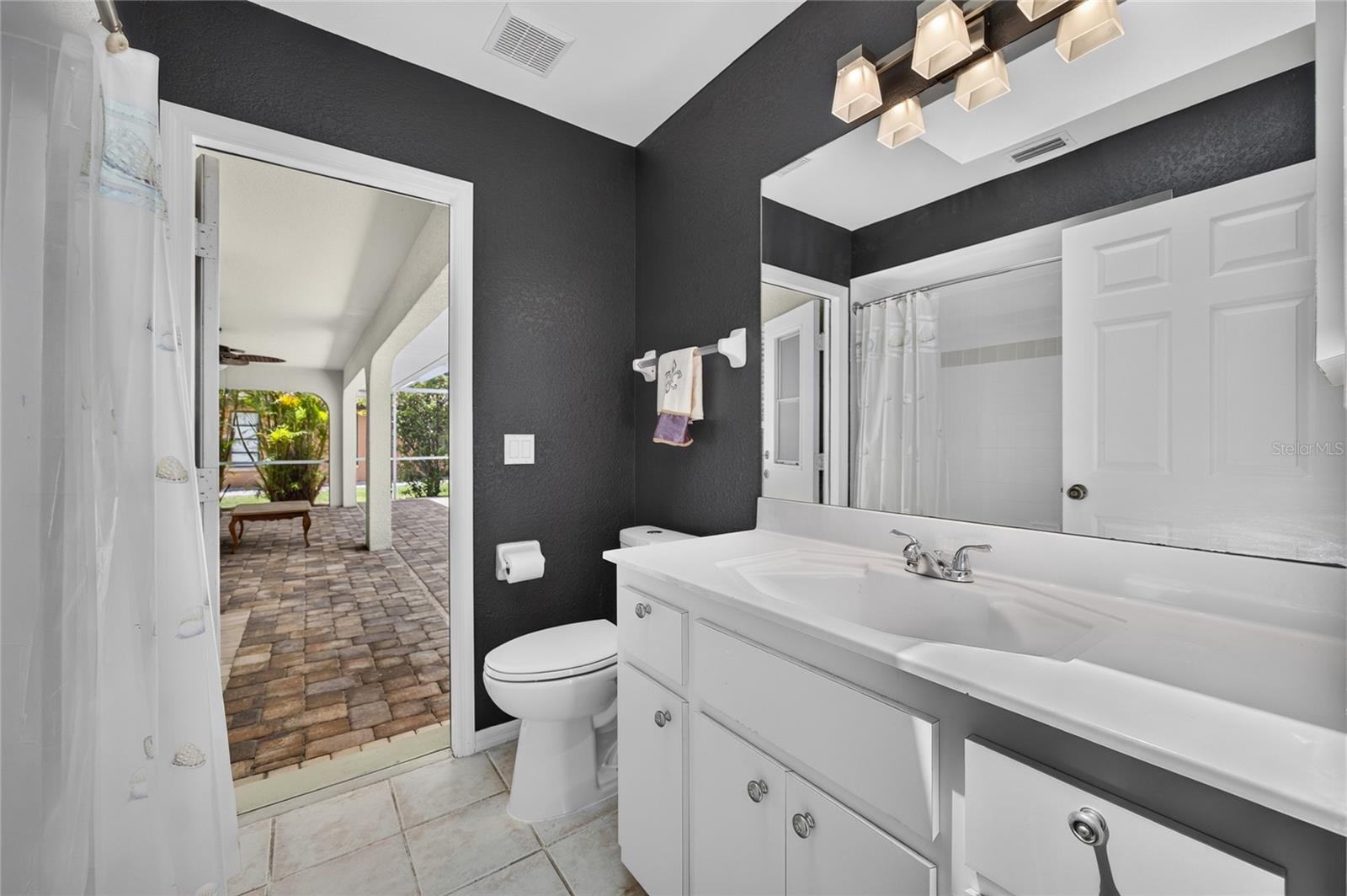 86 Santarem Cir Property Photo 28