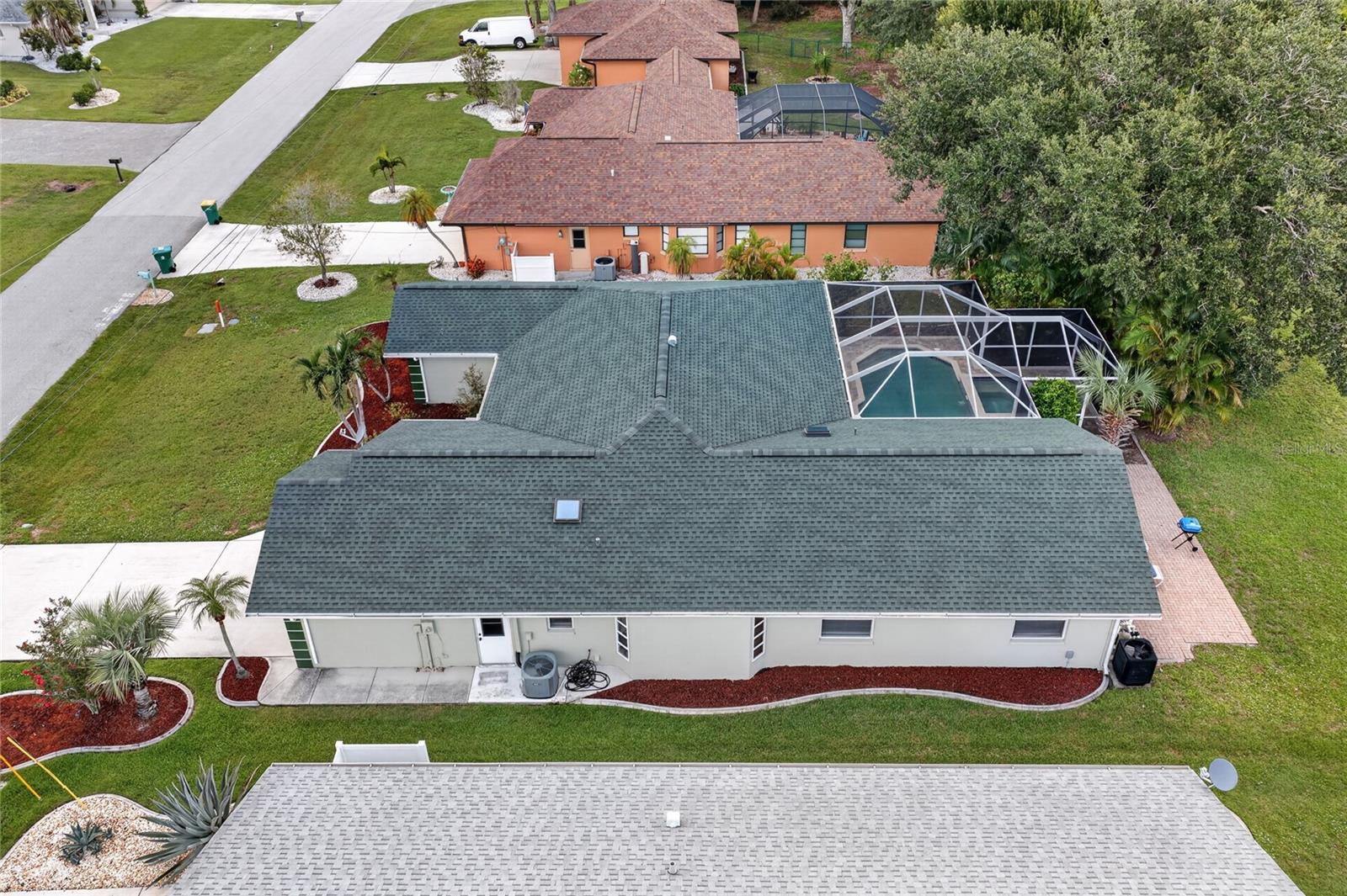 86 Santarem Cir Property Photo 45