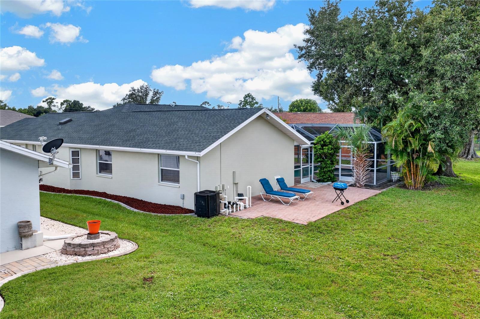 86 Santarem Cir Property Photo 47