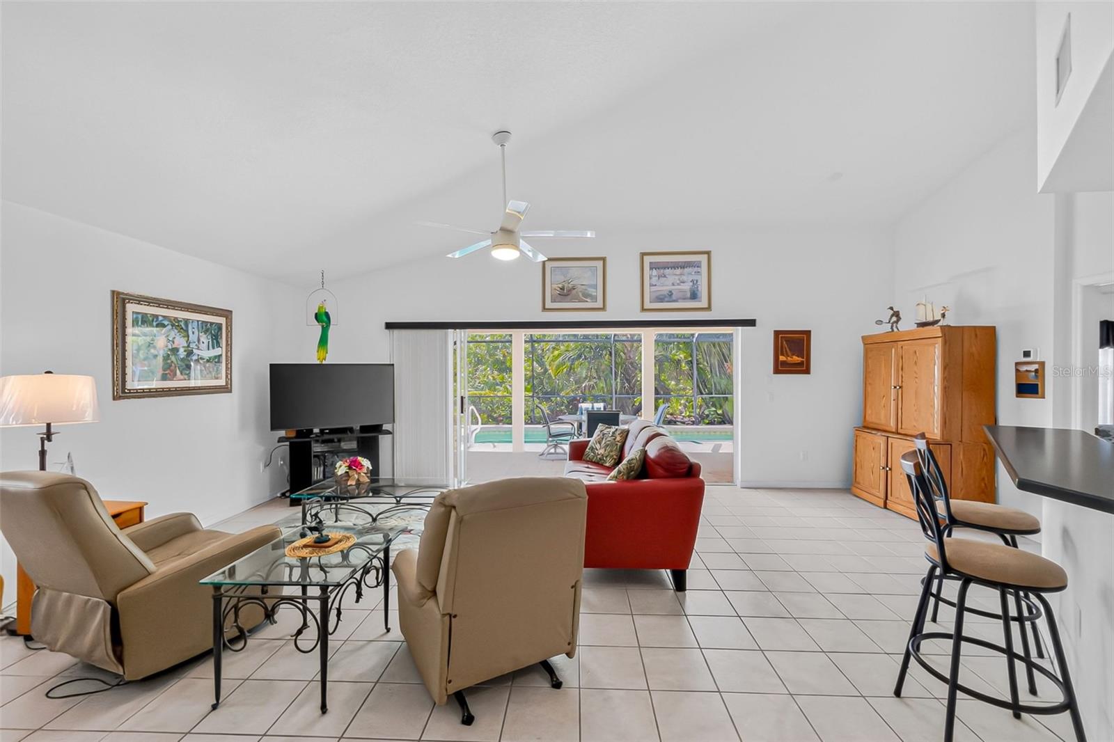 3901 Cape Cole Blvd Property Photo 5
