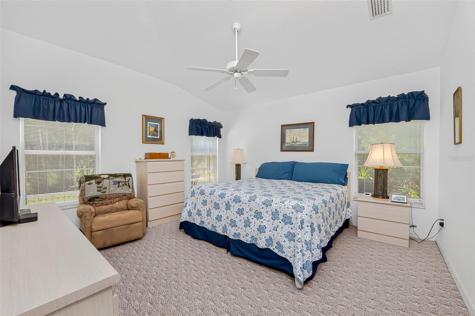 3901 Cape Cole Blvd Property Photo 22
