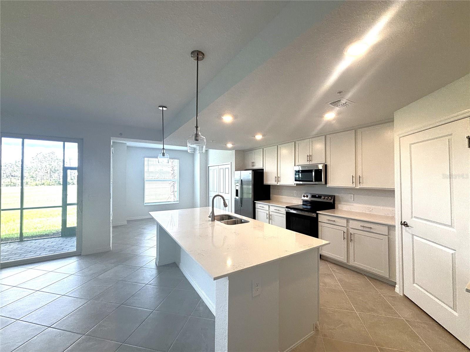 17440 Opal Sand Dr #103 Property Photo 3