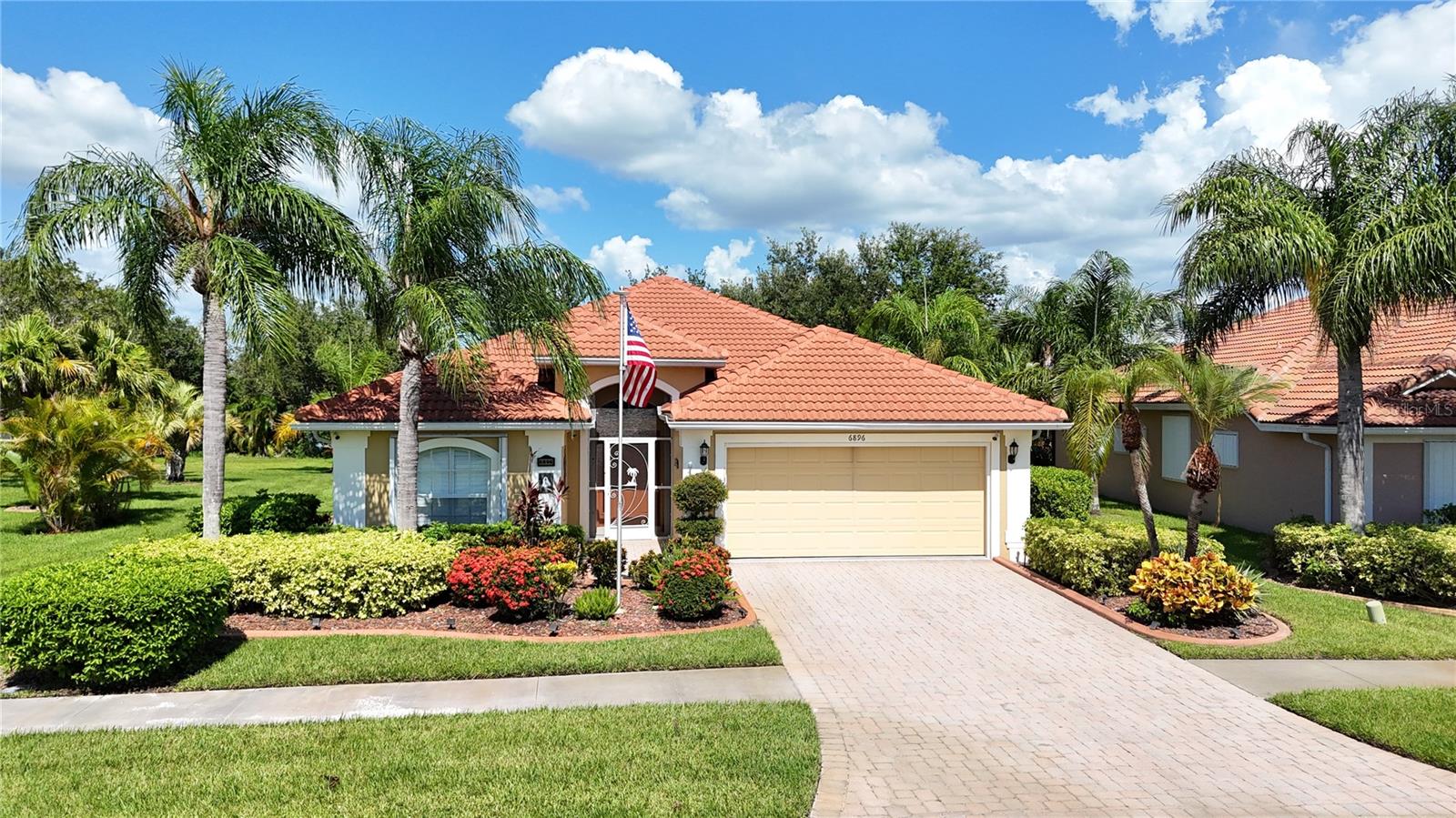 6896 Talon Bay Dr Property Photo 2
