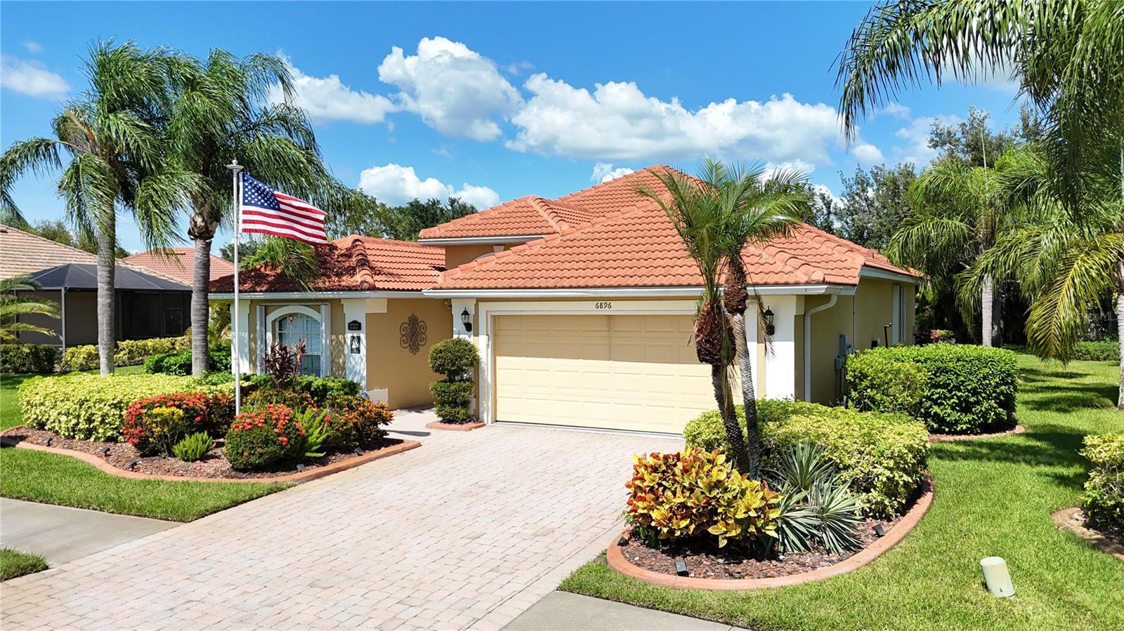 6896 Talon Bay Dr Property Photo 4
