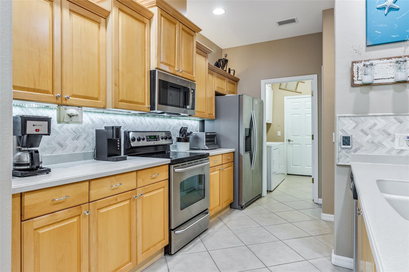 6896 Talon Bay Dr Property Photo 16