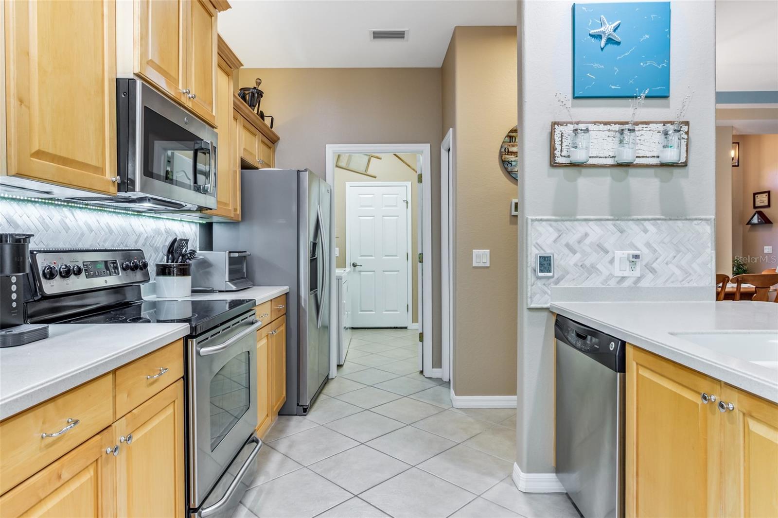 6896 Talon Bay Dr Property Photo 17