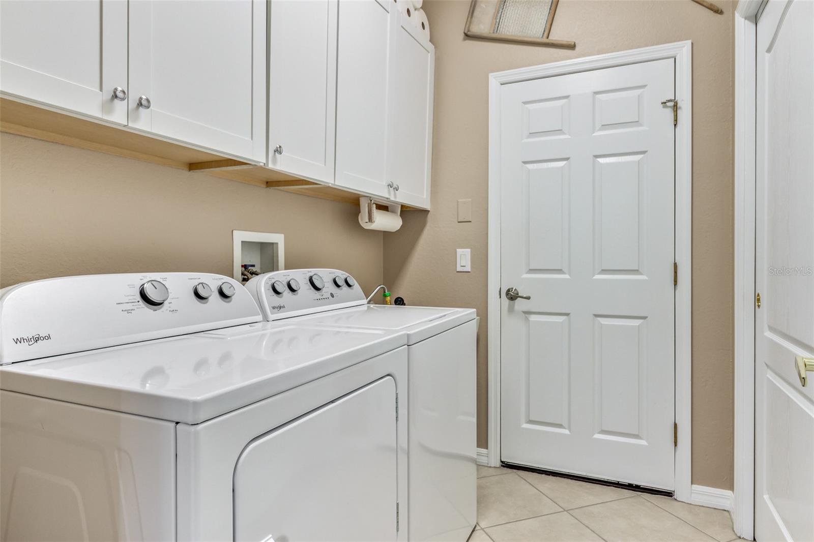 6896 Talon Bay Dr Property Photo 32