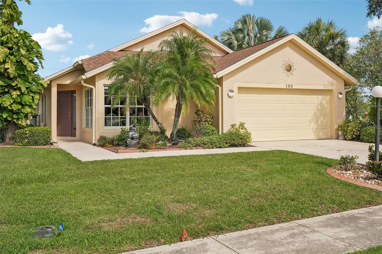 580 Rose Apple Cir Property Photo 6