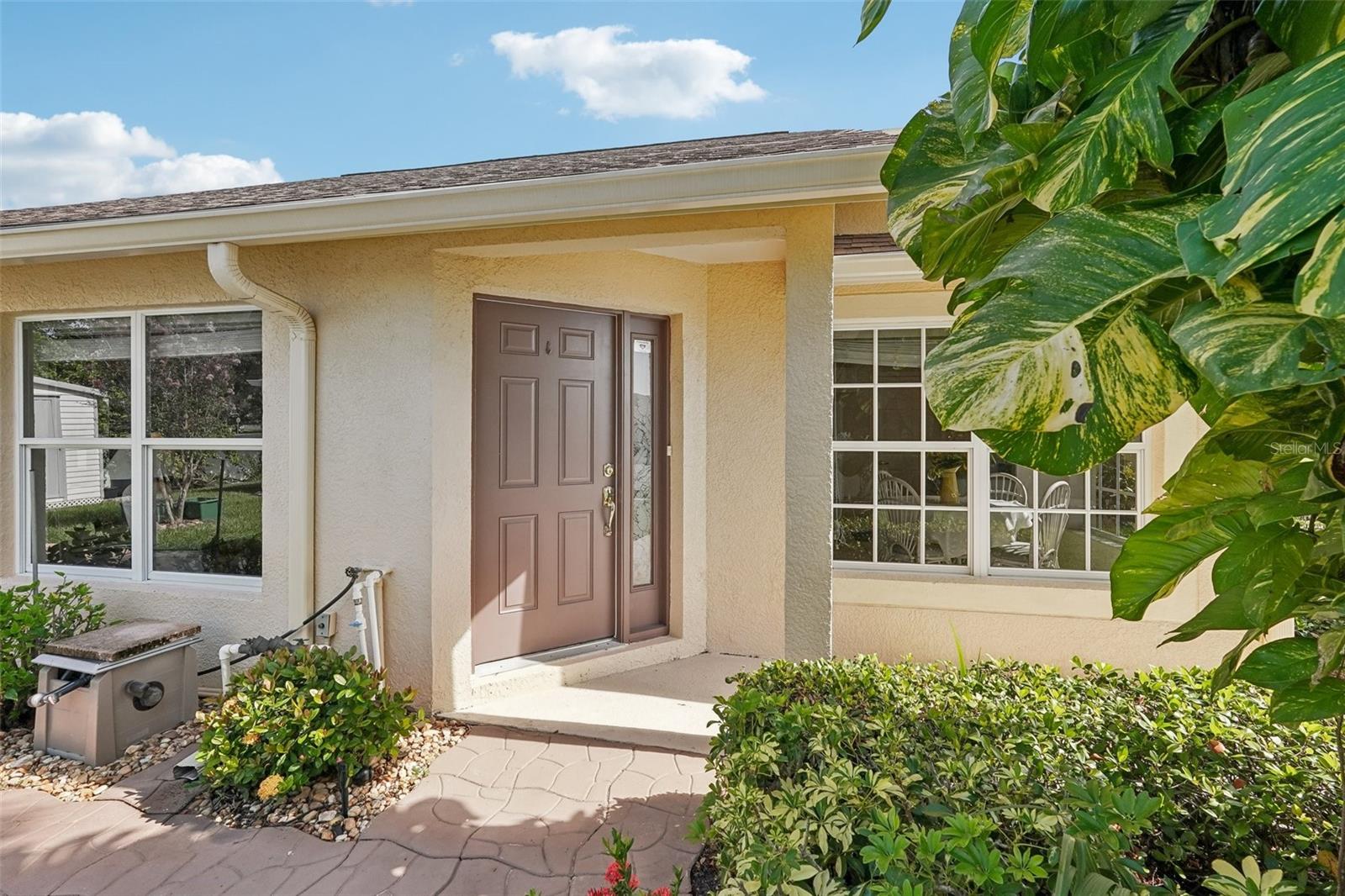 580 Rose Apple Cir Property Photo 7
