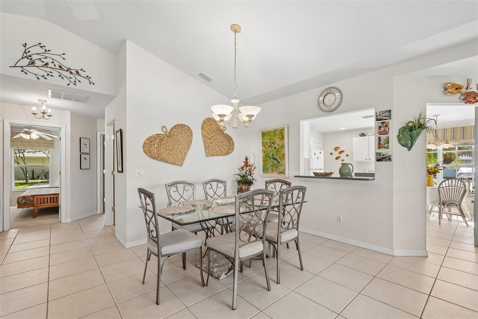 580 Rose Apple Cir Property Photo 14