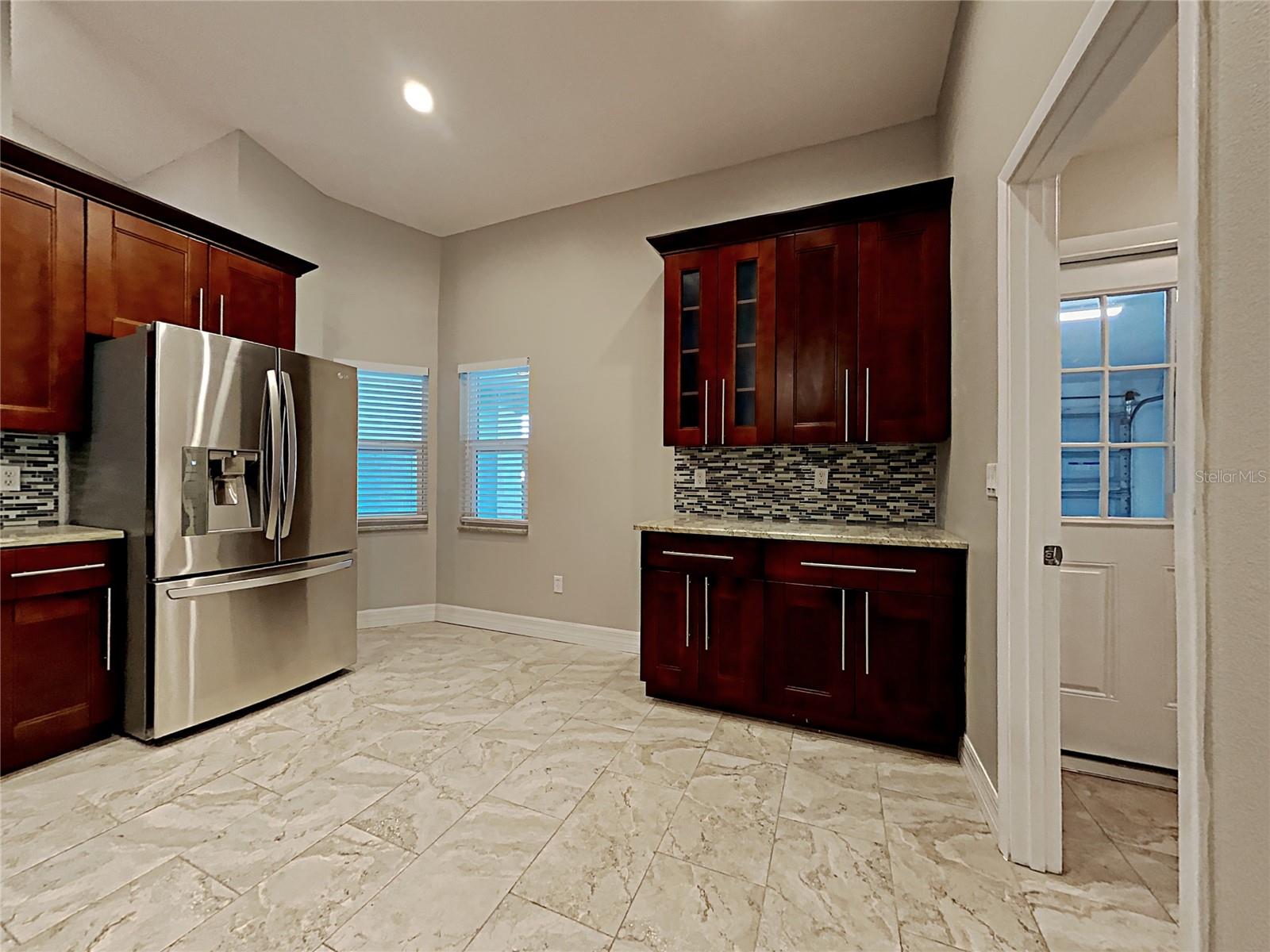 1237 Barmere Ln Property Photo 4